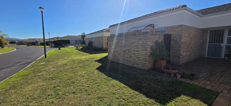 To Let 2 Bedroom Property for Rent in Bracken Heights Western Cape
